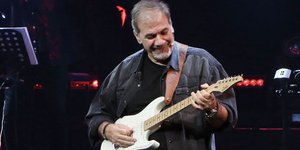 Δημήτρης Σταρόβας