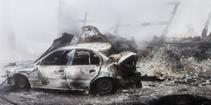 Το όχημα στο οποίο βρέθηκαν απανθρακωμένες οι δύο σοροί μετά το τροχαίο στην Εγνατία οδό