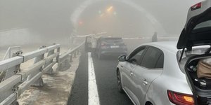Αυτοκίνητα εγκλωβισμένα στην Εγνατία οδό εξαιτίας του θανατηφόρου τροχαίου στα διόδια Πολυμύλου