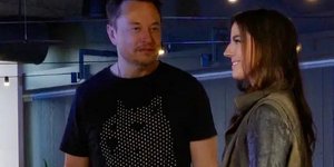 Ο Έλον Μασκ με την Άσλεϊ Σεντ Κλερ το 2023 