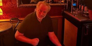 Νεοϋορκέζος εστιάτορας αποκάλυψε ποια διάσημη έκανε μια σερβιτόρα του να κλάψει