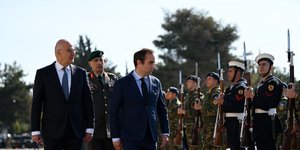 Ο Δένδιας υποδέχθηκε τον Γάλλο υπ. Aμυνας