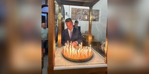 Ο Άδωνις Γεωργιάδης σε ορθόδοξο ναό στο Άμπου Ντάμπι: «Μία εμπειρία που θα μου μείνει αξέχαστη»