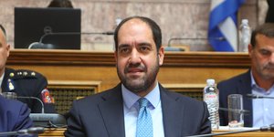 Ο Γιάννης Κεφαλογιάννης στη Βουλή