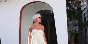 Λευκό φόρεμα/Φωτογραφία Instagram: Grece Ghanem