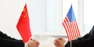 Σημαίες Αμερικής και Κίνας