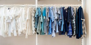 Ρούχα στην ντουλάπα