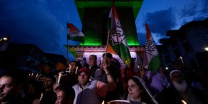 Διαμαρτυρίες για την επίθεση στο Κασμίρ