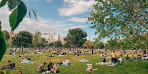 Ισπανοί σε πάρκο την ώρα του μπλακ άουτ