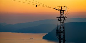 Πυλώνας ενέργειας στην Ισπανία, με φόντο ηλιοβασίλεμα