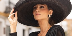 Η καλεσμένη που έκλεψε τις εντυπώσεις σε έναν γάμο γεμάτο μίντι φορέματα -Έβαλε κάτι εντελώς διαφορετικό