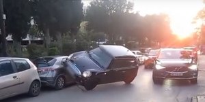 IX καβάλησε σταθμευμένο όχημα έξω από το Ζηρίνειο στην Κηφισιά