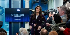 Κέιτλαν Κόλινς, η δημοσιογράφος του CNN που έκανε έξαλλο Τραμπ