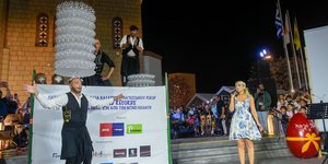 Ο Κύπριος χόρεψε με 469 ποτήρια στο κεφάλι