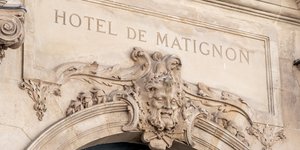 Η είσοδος του Μεγάρου Ματινιόν, της έδρας της γαλλικής κυβέρνησης, στο Παρίσι