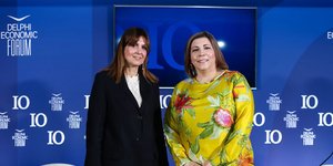 Έλενα Μαυρομιχάλη, Σύμβουλος Σχεδιασμού Στρατηγικής και Σύμβουλος Θεμάτων Πολιτισμού, Γραφείο Πρωθυπουργού - Σοφία Δήμτσα, Διευθύντρια Εταιρικών Σχέσεων και Επικοινωνίας, Όμιλος ΔΕΗ