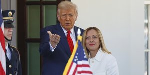 O Ντόναλντ Τραμπ υποδέχτηκε την πρωθυπουργό της Ιταλίας, Τζόρτζια Μελόνι στην Ουάσιγκτον