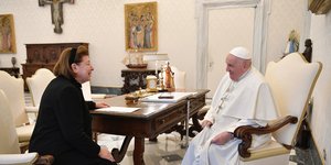 Λίνα Μενδώνη και Πάπας Φραγκίσκος στο Βατικανό