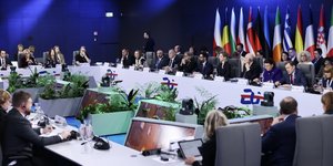 Η Λίνα Μενδώνη με τους ομολόγους της στην Άτυπη Σύνοδο 