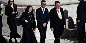 Κυριάκος και Μαρέβα Μητσοτάκη στην κηδεία του Πάπα Φραγκίσκου