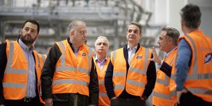 Ο Κυριάκος Μητσοτάκης επισκέφθηκε εργοστάσιο στην περιοχή των Οινοφύτων