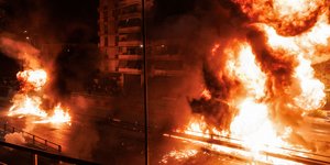 Το «έθιμο» με τις μολότοφ στο Νέο Κόσμο