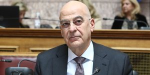 Ο υπουργός Άμυνας, Νίκος Δένδιας, στη Βουλή
