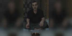 Χαμάς: Συνταρακτικό βίντεο με όμηρο που «γιορτάζει» τα γεννέθλιά του -«Κάντε συμφωνία αλλιώς θα γυρίσουμε σε φέρετρο»