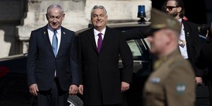  O Ισραηλινός πρωθυπουργός, Μπέντζαμιν Νετανιάχου υποδεχόμενος από τον Ούγγρο ομόλογό του, Βίκτορ Όρμπαν