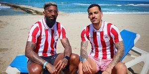 Ροντινέι και Τσκίνιο εύχονται «Καλό Πάσχα» από την παραλία