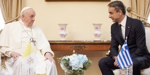 Ο Κυριάκος Μητσοτάκης με τον Πάπα Φραγκίσκο
