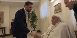 Ο πάπας Φραγκίσκος υποδέχεται τον Τζέι Ντι Βανς