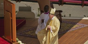 O καρδινάλιος Πιέτρο Παρολίν