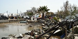 Πλημμυρισμένους δρόμους άφησε πίσω της η κακοκαιρία στην Πάρο / EUROKINISSI
