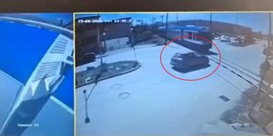 Η στιγμή της σύγκρουσης του τρένου με το ΙΧ στην Πάτρα