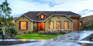 Θα πρέπει να αφήσετε τα εξωτερικά φώτα σας αναμμένα όλη τη νύχτα; / PEXELS