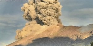 Η στιγμή της έκρηξης του ηφαιστείου Κανλάον στις Φιλιππίνες