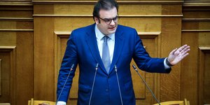 Ο Κυριάκος Πιερρακάκης στη Βουλή