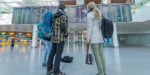 πλατη τουριστες αεροδρόμιο 