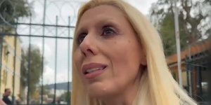 Η εμμονική θαυμάστρια του Γιάννη Πλούταρχου έδειξε για πρώτη φορά το πρόσωπό της στις τηλεοπτικές κάμερες