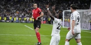 Ο Ρίντιγκερ πανηγυρίζει τη πρόκριση της Ρεάλ στο Copa del Rey