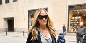 Η Σάρα Τζέσικα Πάρκερ με skinny τζιν