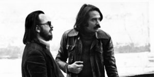 Ο Λάκης Παπαστάθης με τον Διονύση Σαββόπουλο