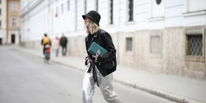 Το ασημί είναι το hot χρώμα αυτή τη στιγμή