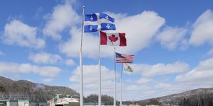 Σημαίες Καναδά και ΗΠΑ