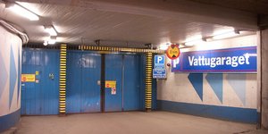 Η είσοδος ενός από τα καταφύγια της Σουηδίας στη Στοκχόλμη