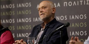 Στέλιος Παρλιάρος