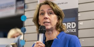 Η Σούζαν Κρόφορντ εξελέγη στο Ανώτατο Δικαστήριο του Ουισκόνσιν