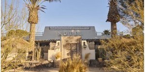 To θέρετρο που αγόρασν αοι τρεις φίλοι στην Καλιφόρνια