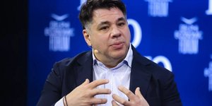 O Tζορτζ Τσούνης στους Δελφούς